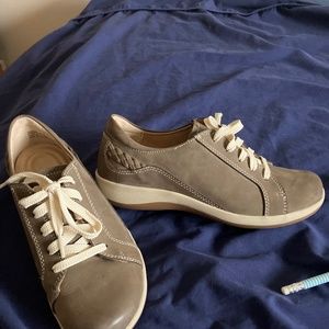 Aetrex  Dana Casual Sneaker
